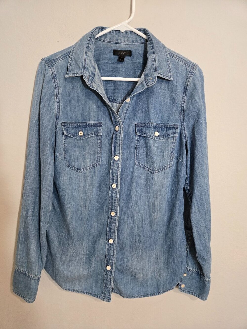 J.Crew Everyday Chambray Denim Button Down Shirt - Light/Medium Wash size 8